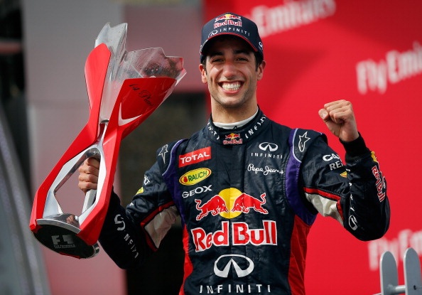 Vuot mat bo doi Mercedes, Ricciardo bat ngo VD Canadian GP hinh anh