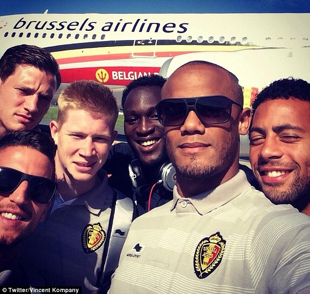 Tuyen Bi bat dau chien dich chinh phuc cup vang World Cup hinh anh