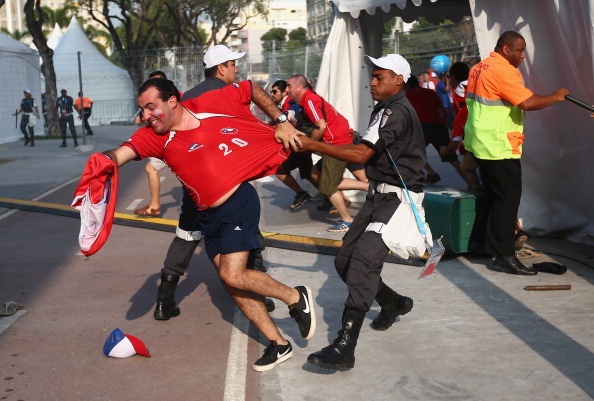 CDV Chile noi loan dap pha san van dong World Cup hinh anh