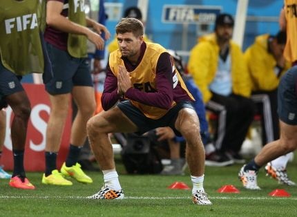 Chum anh Anh va Uruguay miet mai tap luyen cho dai chien hinh anh