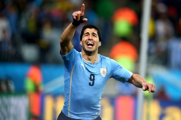 Tam su guc nga truoc hung than Suarez hinh anh