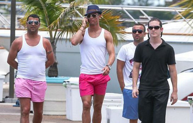 Bo roi bo, Ronaldo sang Hy Lap giai sau hinh anh