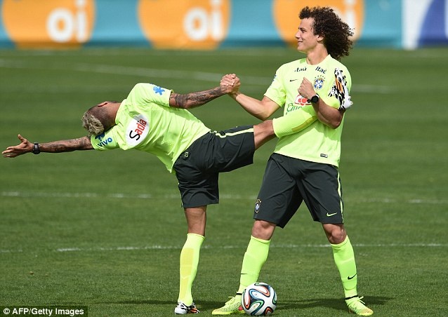 Cap sao Brazil 'mua ballet' truoc them dai chien voi Duc hinh anh