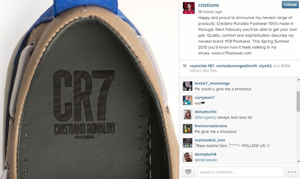 Ronaldo ra mat thuong hieu giay ca nhan hinh anh