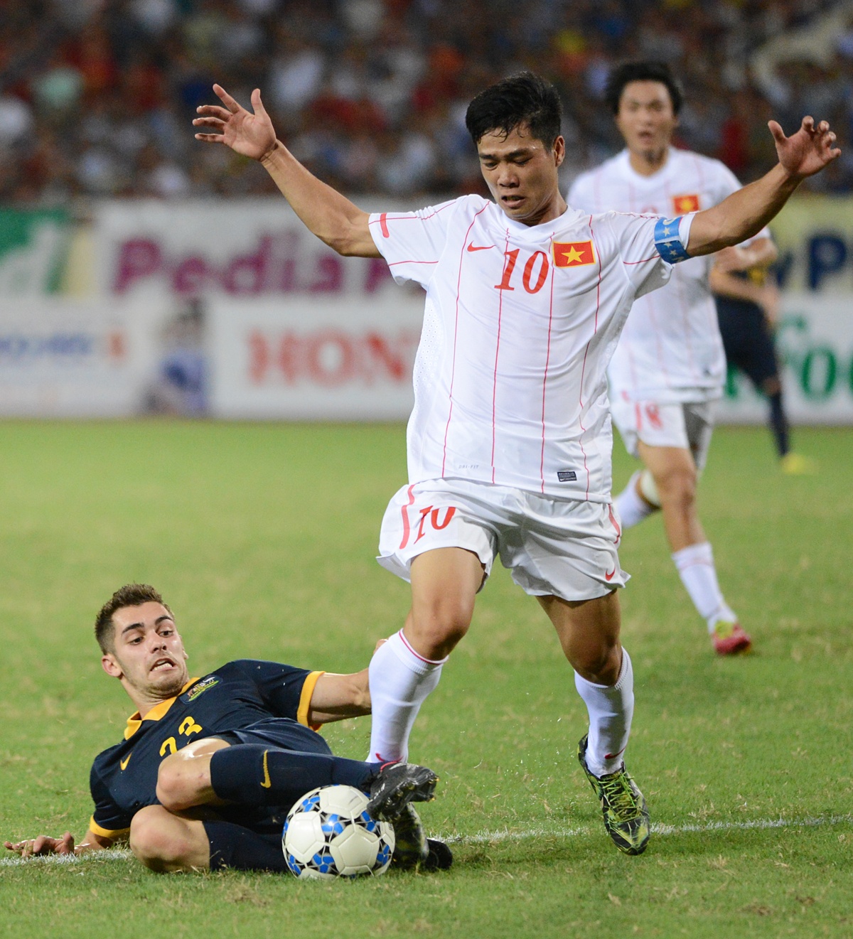 Người hâm mộ Việt Nam đang dồn hết hy vọng vào Công Phượng, anh là cầu thủ có khả năng tạo đột biến trong các tình huống bế tắc của U19 Việt Nam