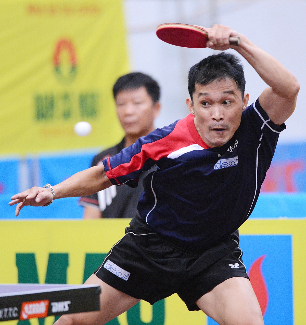 Chung ket giai vo dich bong ban QG: Chuyen giao the he hinh anh