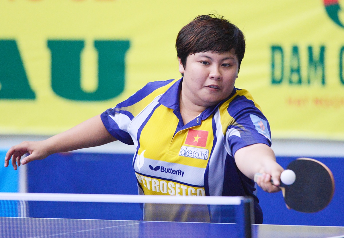 Mai Hoàng Mỹ Trang (Petrosetco TP Hồ Chí Minh) vẫn khẳng định vị thế của tay vợt nữ số 1 Việt Nam khi dễ dàng vượt qua tay vợt Nguyễn Thị Nga (Hà Nội) trong trận bán kết sáng nay 