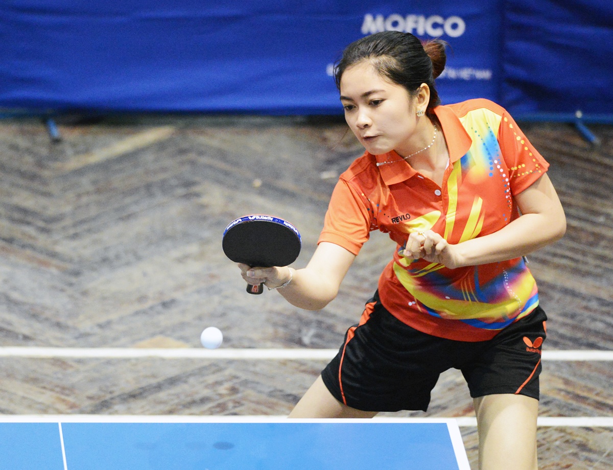 Nguoi dep noi bat tai giai bong ban cup bao Ha Noi Moi hinh anh