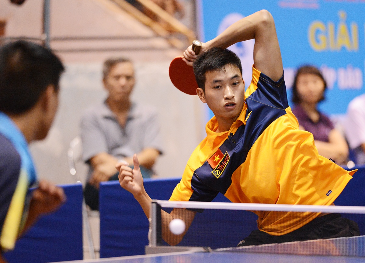 Doan Ba Tuan Anh nguoc dong vo dich giai bao Ha Noi Moi hinh anh