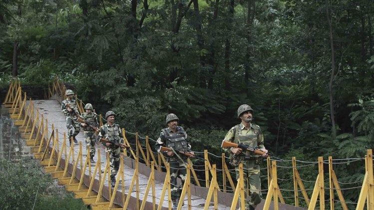 Linh An Do, Pakistan do sung o bien gioi hinh anh