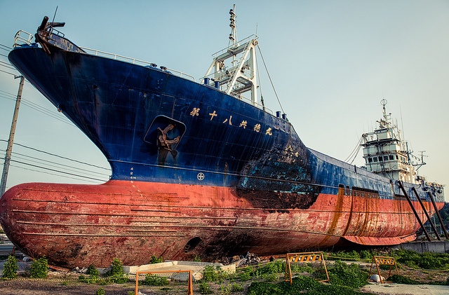 Thanh pho Nhat pha bieu tuong song than hinh anh