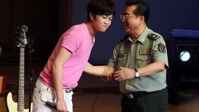 Xet xu con trai 'tuong van cong' Trung Quoc toi hiep dam hinh anh