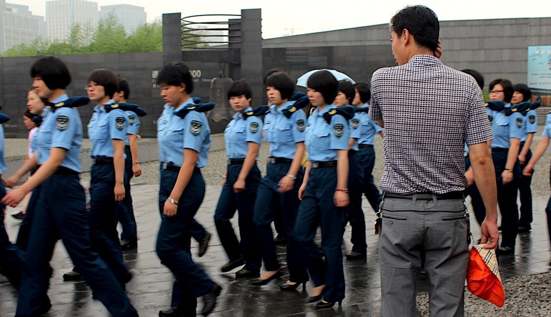 Truong don cong an 'uong ruou roi hiep dam dong nghiep' hinh anh