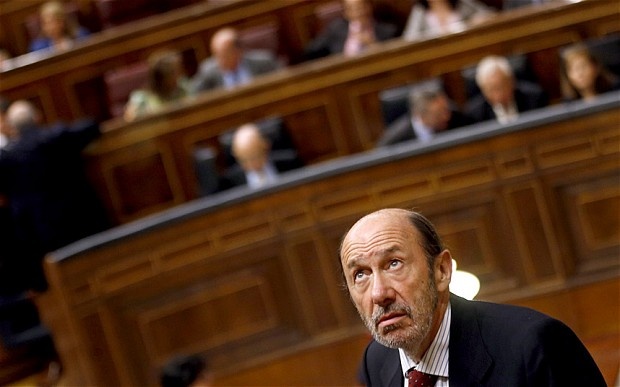 Quoc hoi Tay Ban Nha hoan hop vi mua dot hinh anh