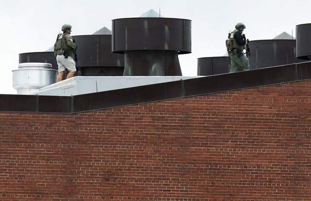 Hung thu lot vao toa nha hai quan My bang cach nao? hinh anh