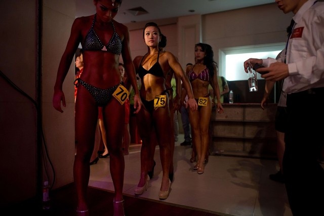 Nguoi dep luc si khoe co bap o giai the hinh hinh anh