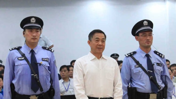 Ra toa, Bac Hy Lai van di giay hang hieu hinh anh