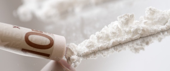 Dung cocaine de tra hoa don tien nuoc hinh anh