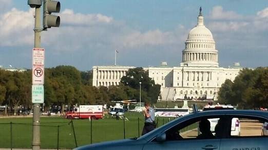 Tu thieu gan toa nha Quoc hoi My hinh anh