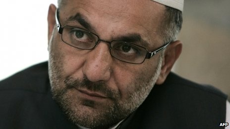 Quan chuc mat mang vi chiec ban no tung hinh anh