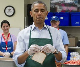 Obama deo tap de phuc vu nhan vien chinh phu hinh anh