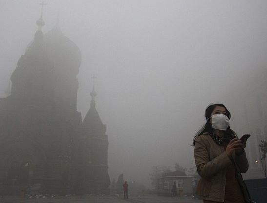 Bau troi Trung Quoc xam xit vi khong khi ban hinh anh