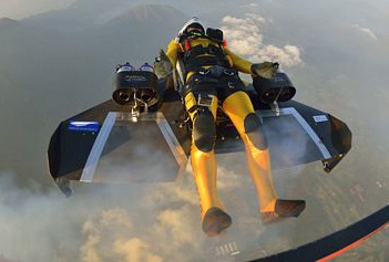 Bay quanh nui bang bo canh phan luc hinh anh