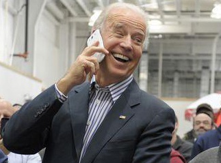 Pho tong thong My chuc mung nham nguoi chien thang hinh anh