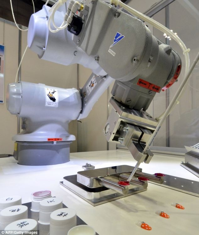 Robot lam mong va chi duong cho nguoi mu hinh anh