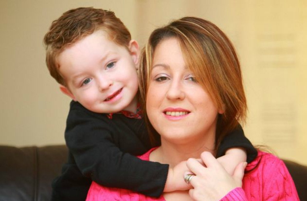 Thai nhi cuu me khoi tay tu than hinh anh