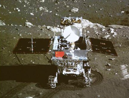 Tho Ngoc, Hang Nga chup anh lan nhau tren mat trang hinh anh