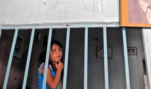 Nan dau gia trinh nu o Colombia hinh anh