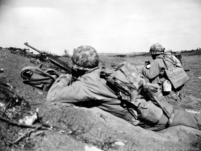 Tran chien dam mau tren dao cua Nhat hinh anh