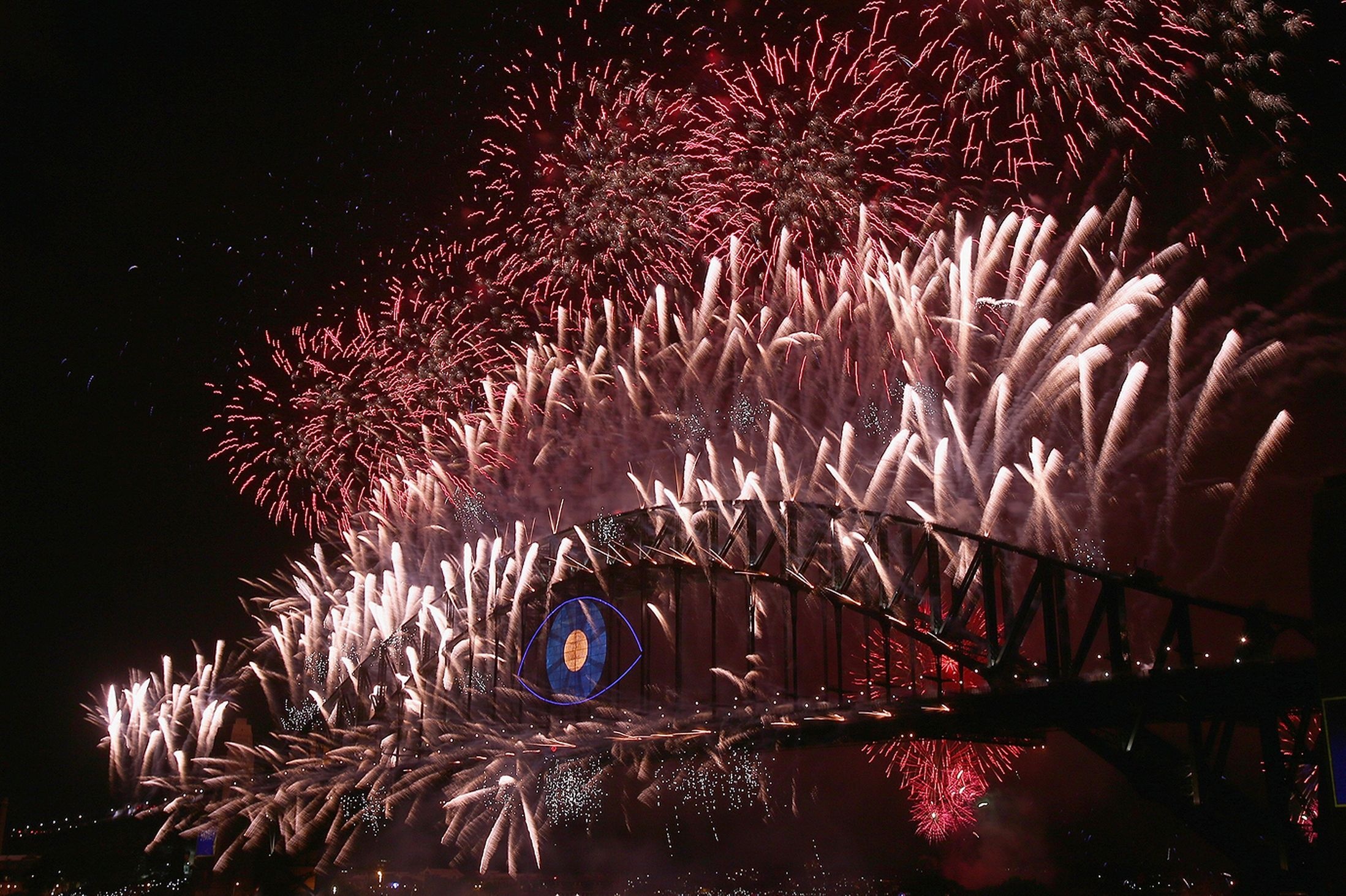 Dai tiec phao hoa an tuong mung nam moi 2014 hinh anh