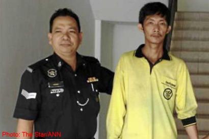 Vao tu vi thu dam tren xe bus hinh anh