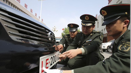 Trung Quoc dep phong trao mua xe ngoai cua quan doi hinh anh