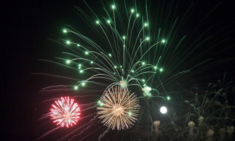 Dot phao hoa de tien Tao quan o Trung Quoc hinh anh