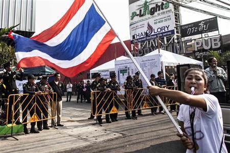 Thu linh bieu tinh Thai bi ban chet khi chiem diem bo phieu hinh anh