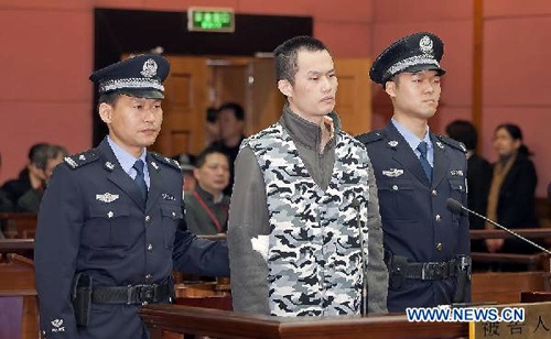 Trung Quoc tu hinh nam sinh dau doc ban hinh anh