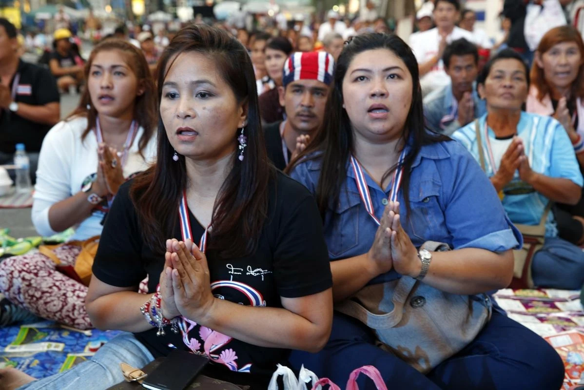 Bom no gan dam dong o Bangkok, hai nguoi chet hinh anh