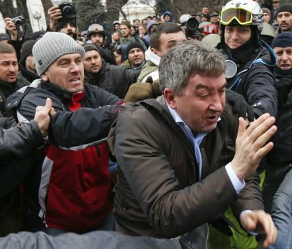 Su tra thu cua nguoi bieu tinh Ukraina hinh anh