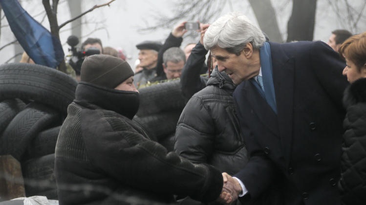 Ngoai truong My mang cam ket mot ty USD toi Ukraina hinh anh