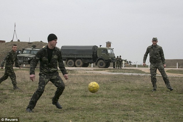 Linh Ukraina da bong sau cuoc no sung nghet tho hinh anh