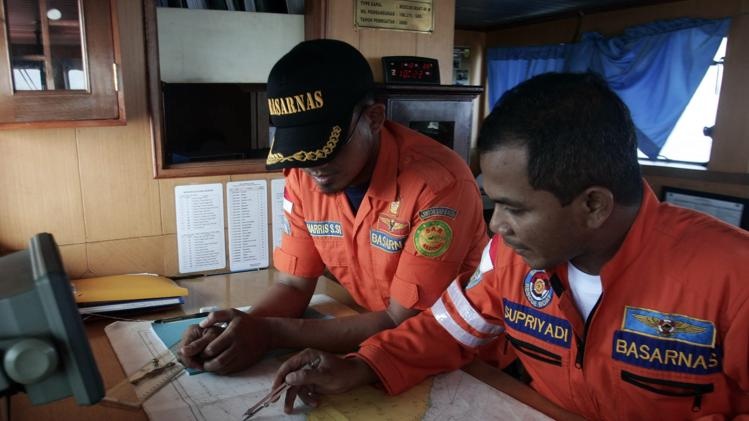 Bi mat quan su co the can tro viec tim may bay mat tich hinh anh