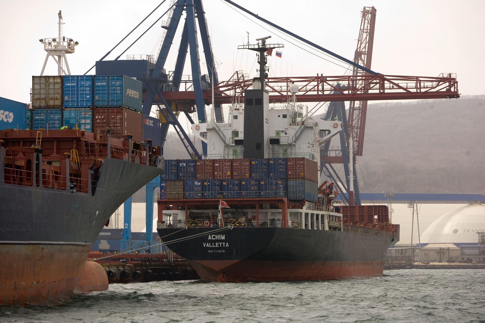 Khung hoang bat dau tan cong nuoc Nga hinh anh