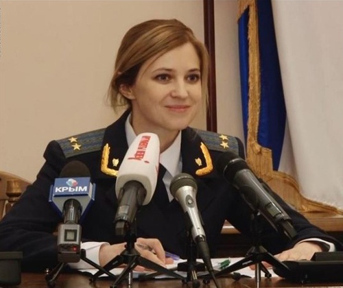 Nu Bo truong Tu phap Crimea gay sot cong dong mang hinh anh