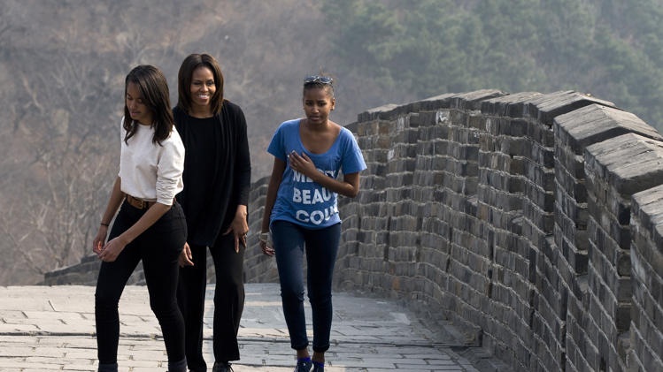 Phu nhan va hai con gai Obama toi Van ly truong thanh hinh anh