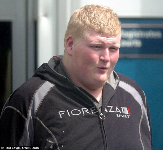 Ten toi pham khong phai vao tu vi co the qua lon hinh anh