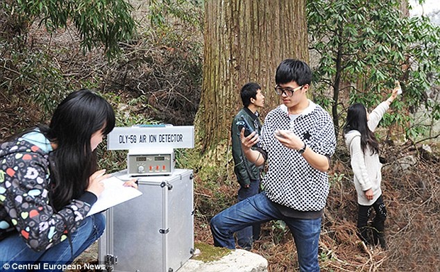 -	Việc thành lập các “trạm không khí sạch” là nỗ lực của các quan chứ Trung Quốc sau khi chỉ 3 trong số 74 thành phố đáp ứng tiêu chuẩn về chất lượng không khí.