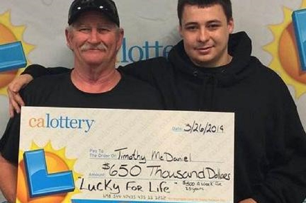 Mua xo so trong ngay vo mat, nguoi dan ong trung hon 13 ty hinh anh